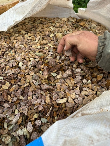 Златолит персиковый декоративная каменная крошка купить в Курске