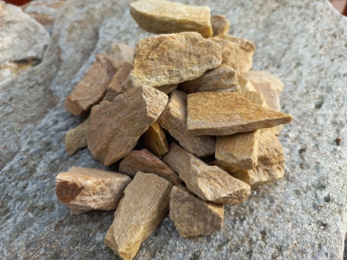 Златолит жёлтый декоративная каменная крошка купить в Курске