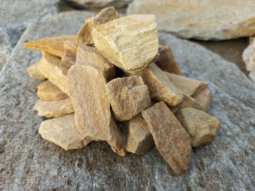 Златолит жёлтый декоративная каменная крошка купить в Курске