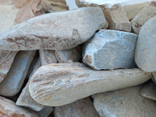 Златолит жёлтый, жёлто-зелёный глыбки и валуны для ланшафтного дизайна купить в Курске