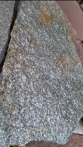 Плитняк златолит серебристый для цоколя, отмостки купить в Курске