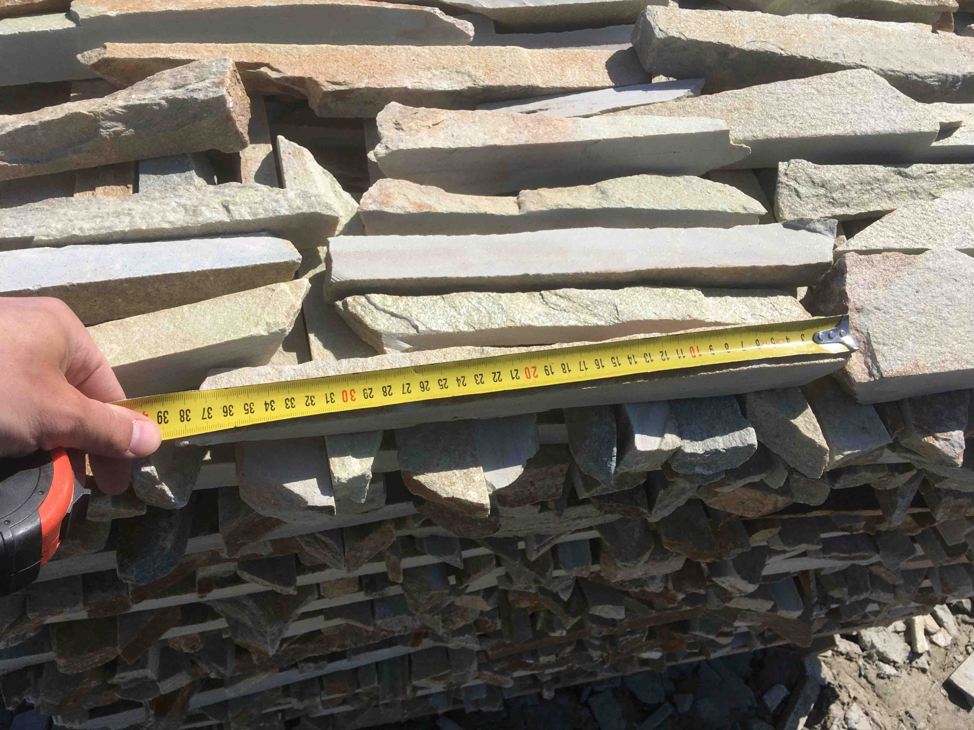 Горбушка златолит золотистый для облицовки купить в Курске