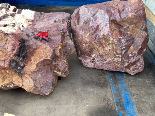 Ландшафтные глыбы красно-фиолетовые 200-1000 килограмм купить в Курске