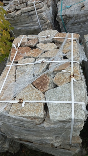 Плитняк галтованный гранитный для ландшафтного дизайна купить в Курске