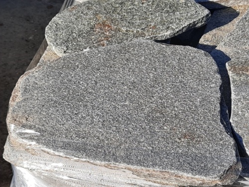 Златолит серебристый галтованный для лестниц купить в Курске