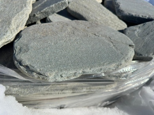 Плитняк златолит зелёный галтованный для мощения на бетон купить в Курске